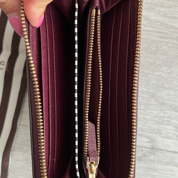 Henri Bendel Leather Wallet with Chain - Picture 4 of 8